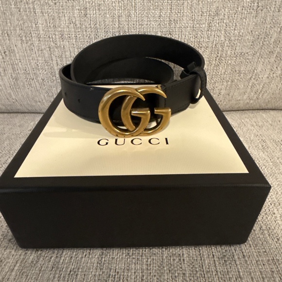 Gucci Black Leather Belt with Gold Double G Buckle - Signature Logo